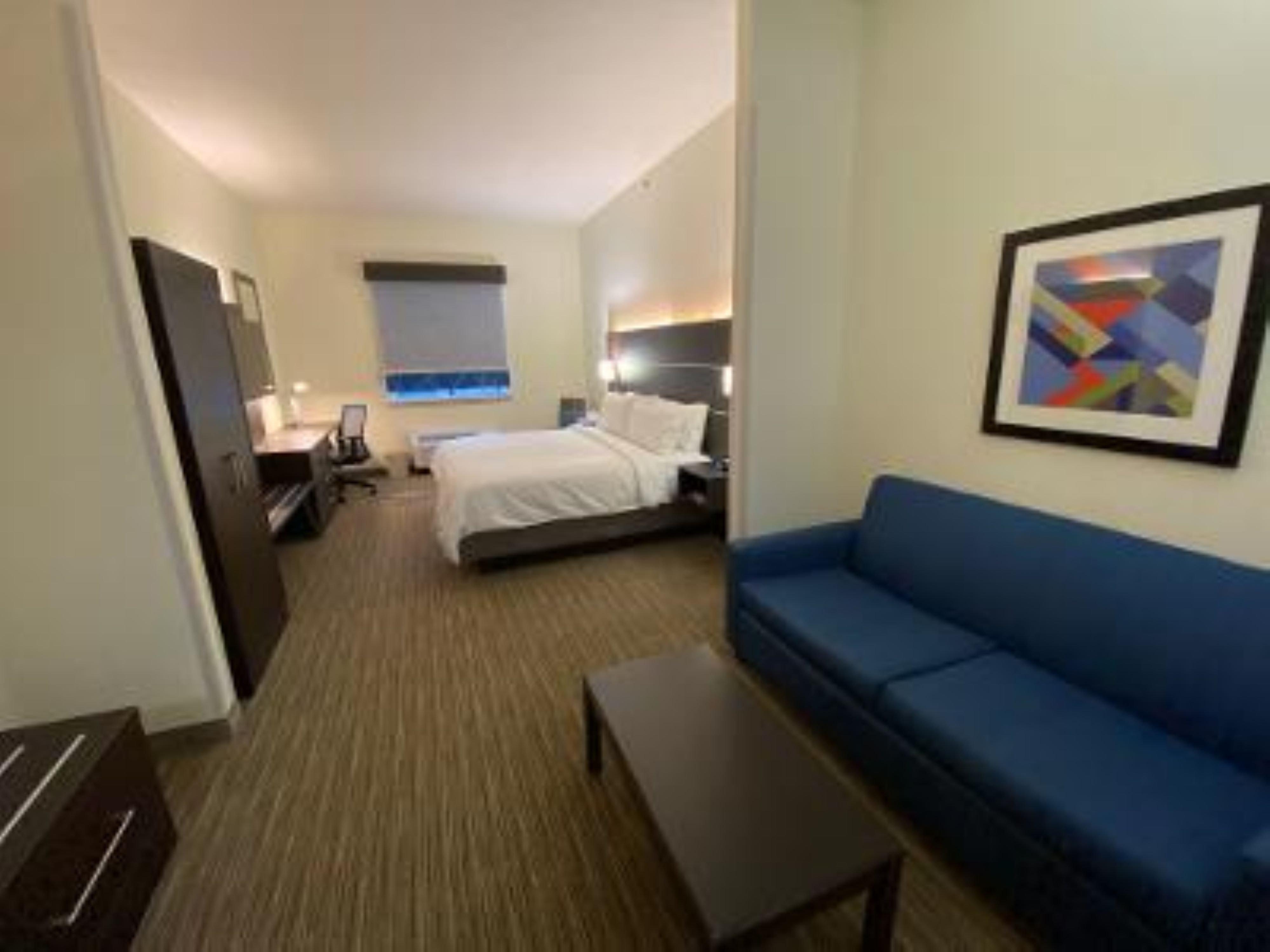 Hotel Express & Suites- By Ihg