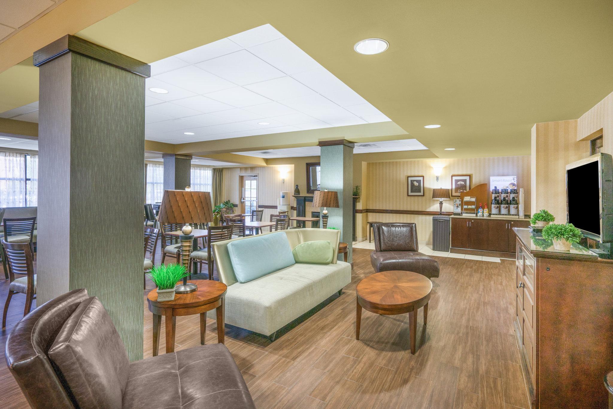 Express & Suites- By Ihg Gadsden