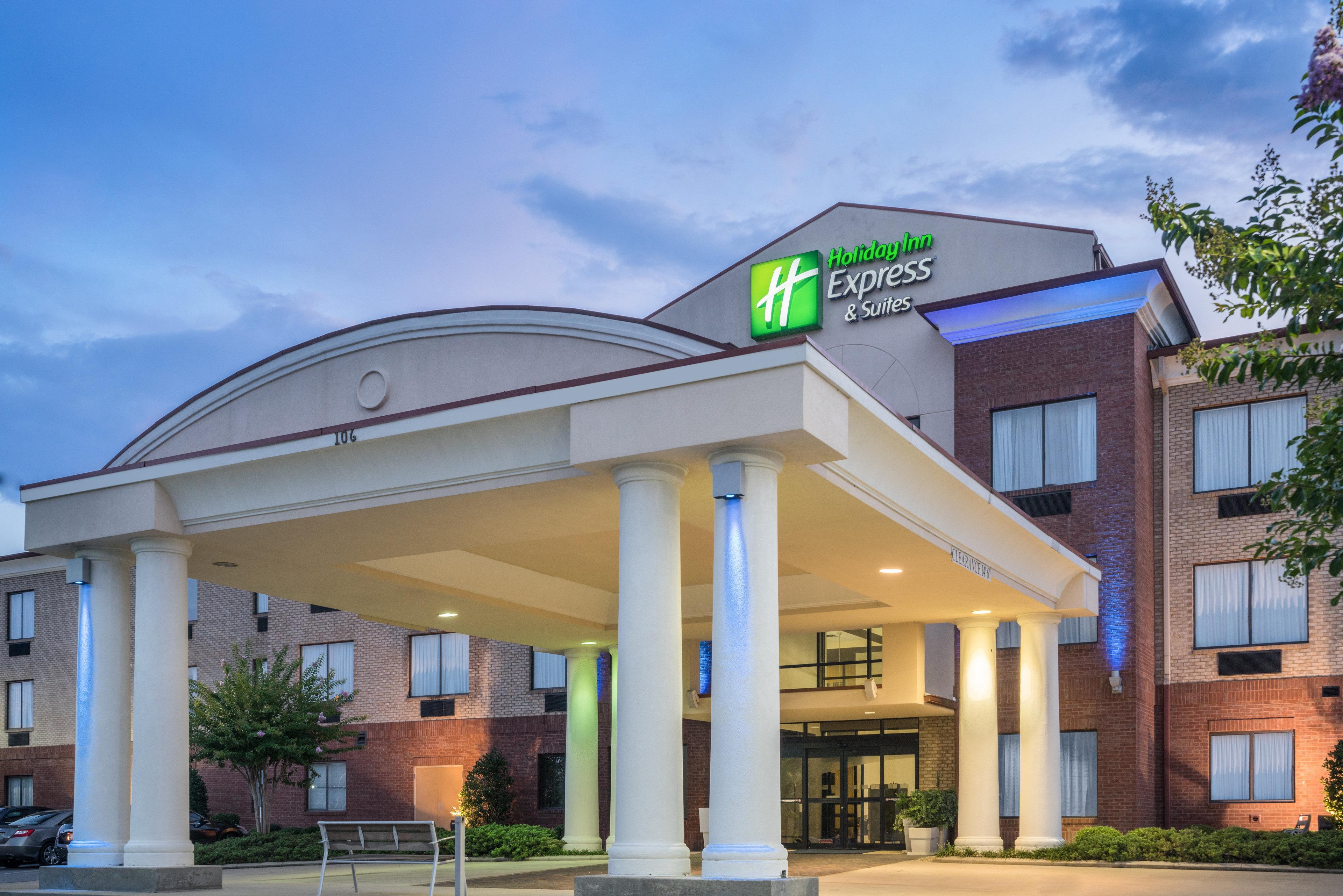 Express & Suites- By Ihg Hotel Gadsden