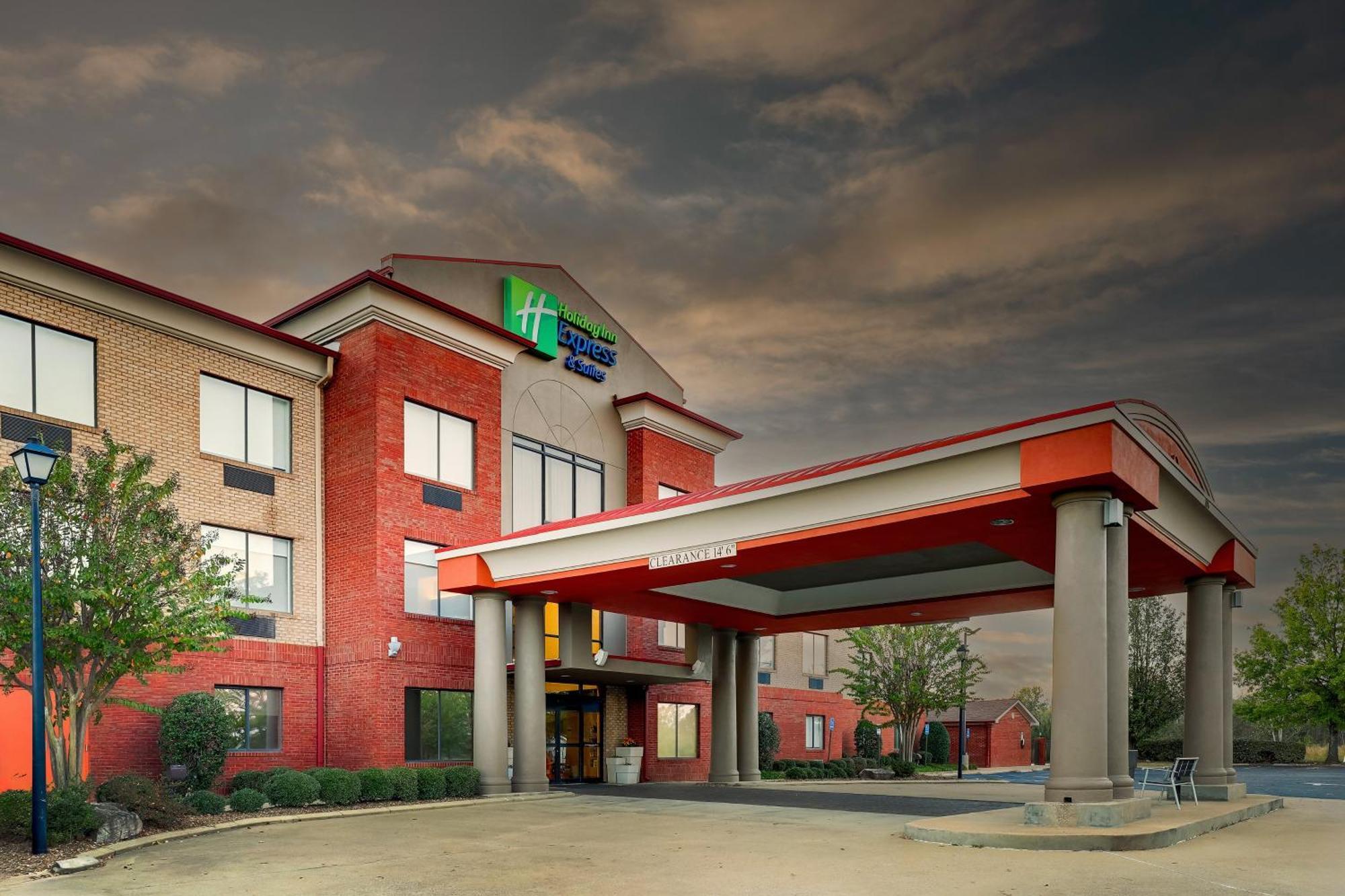 Express & Suites- By Ihg 3* Gadsden