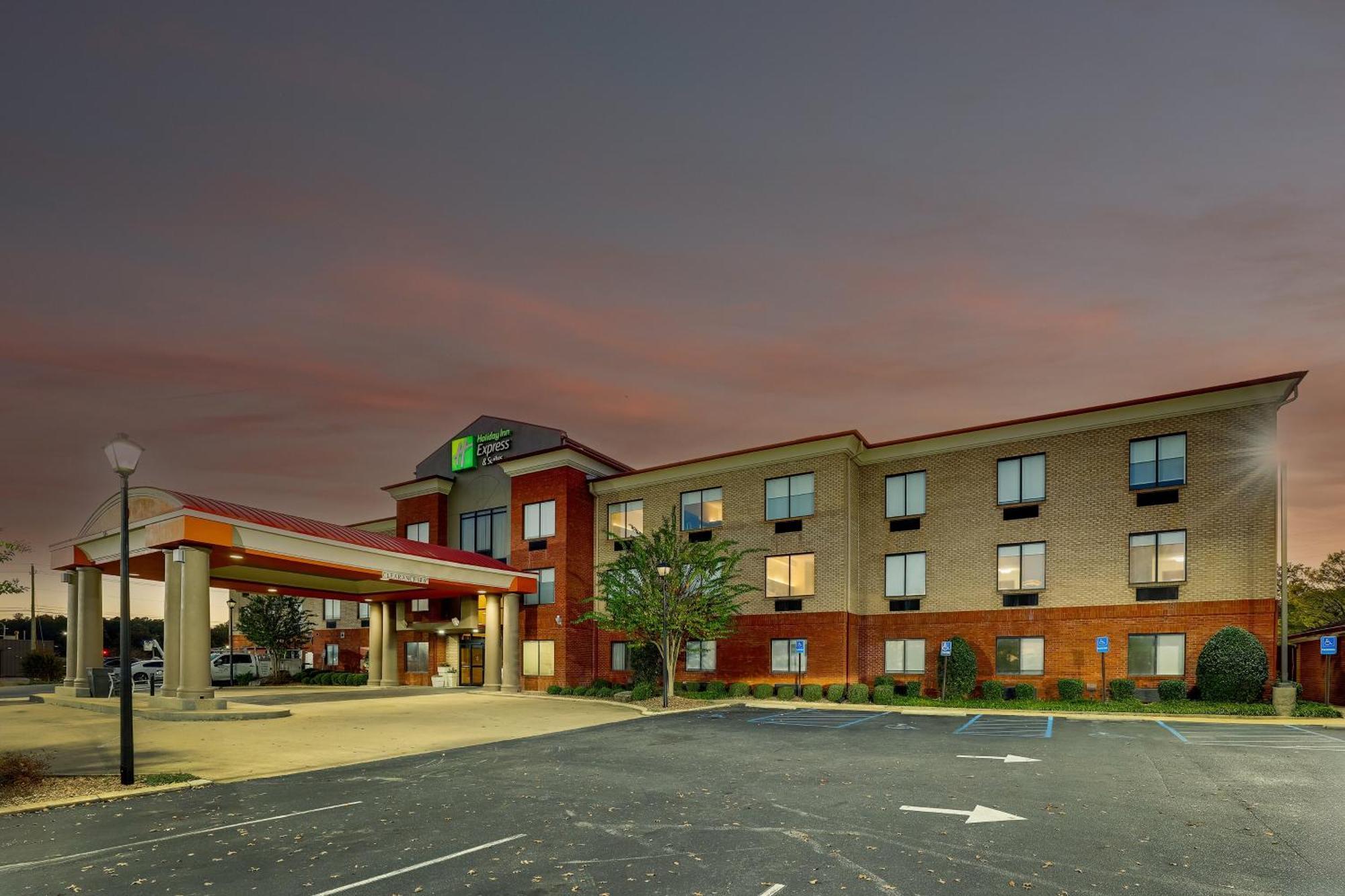 Hotel Express & Suites- By Ihg