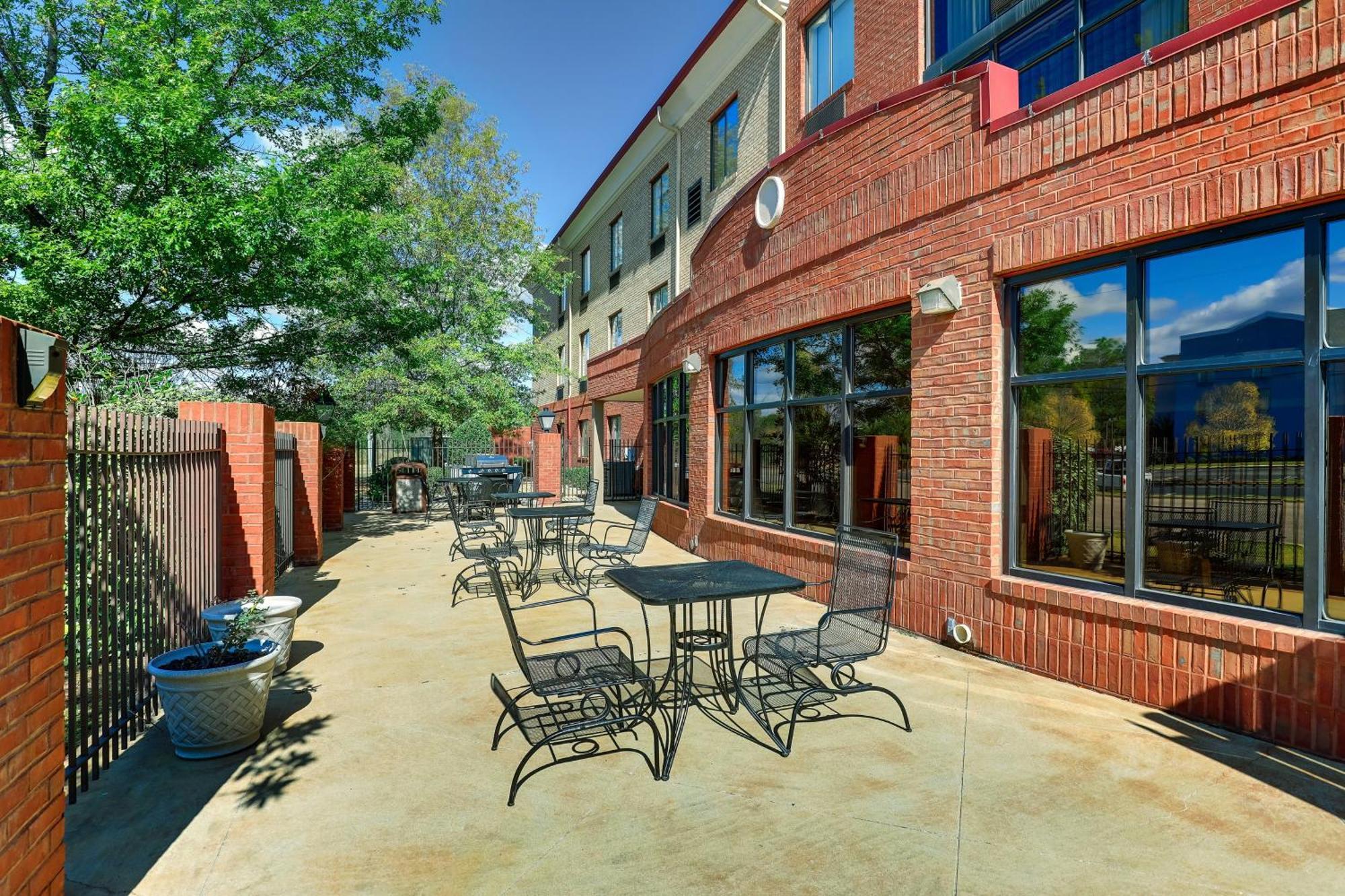 Hotel Express & Suites- By Ihg Gadsden