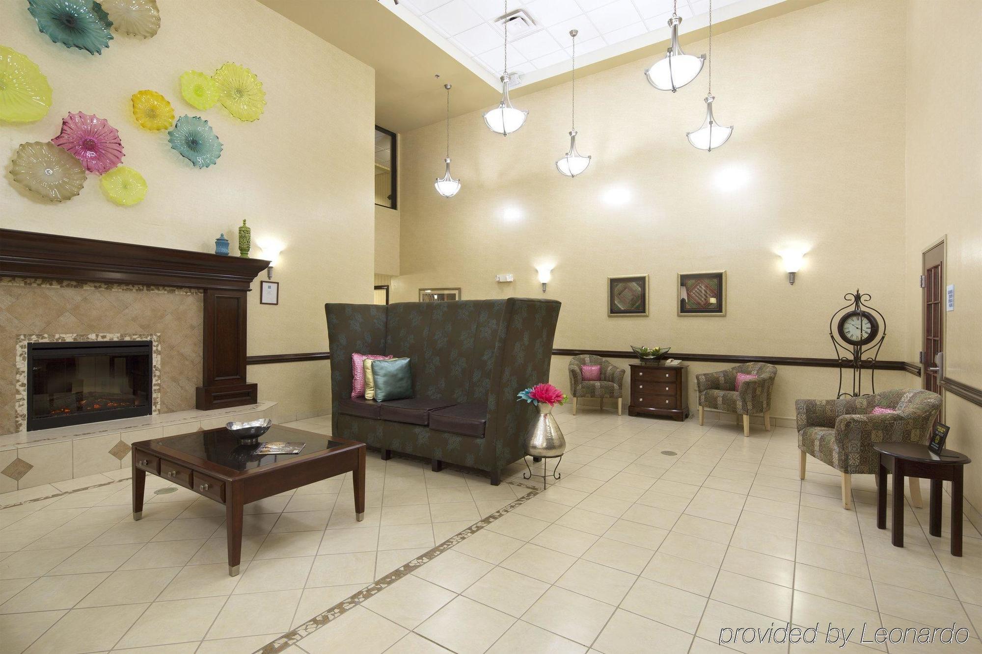 Express & Suites- By Ihg Hotel