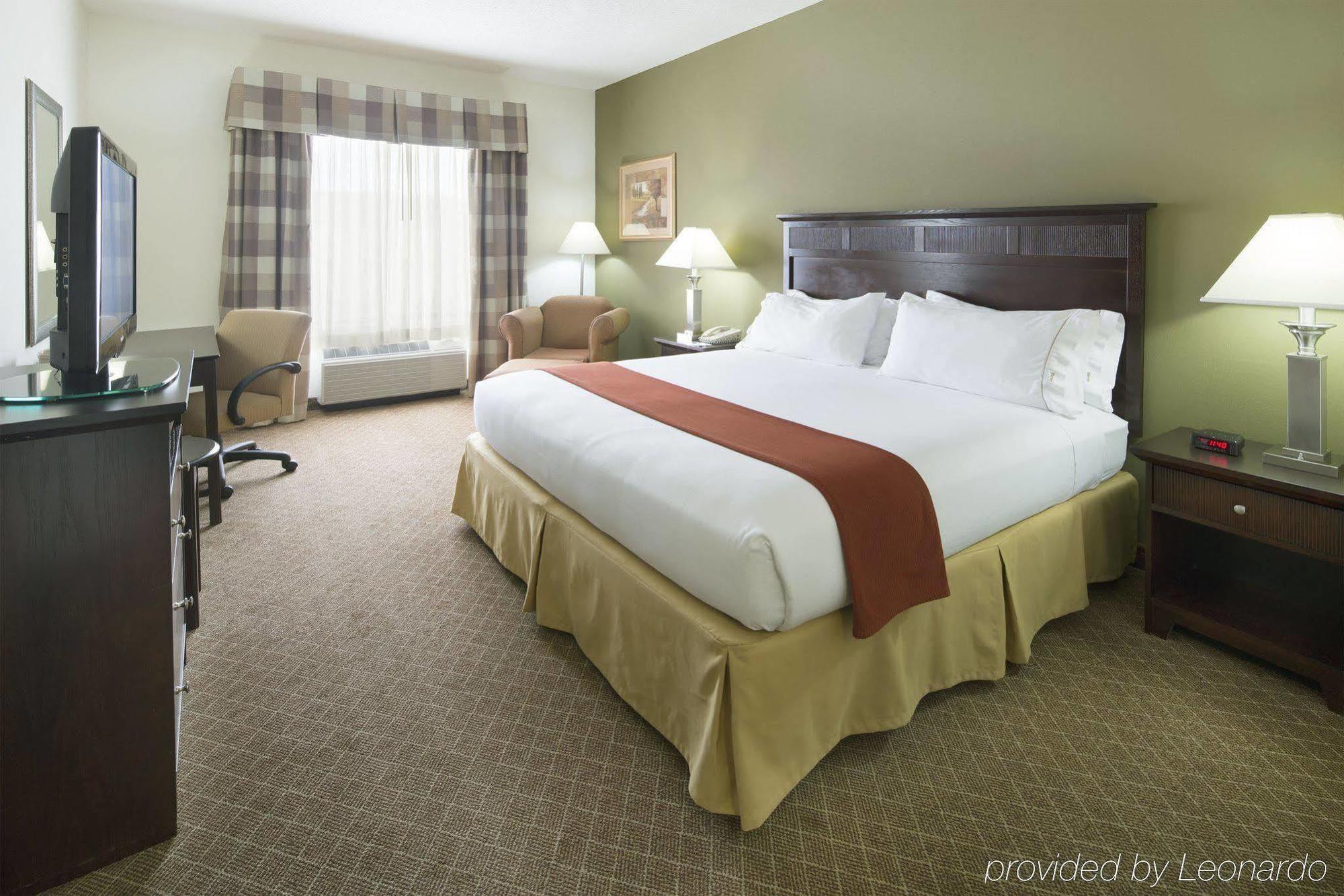 Express & Suites- By Ihg Gadsden