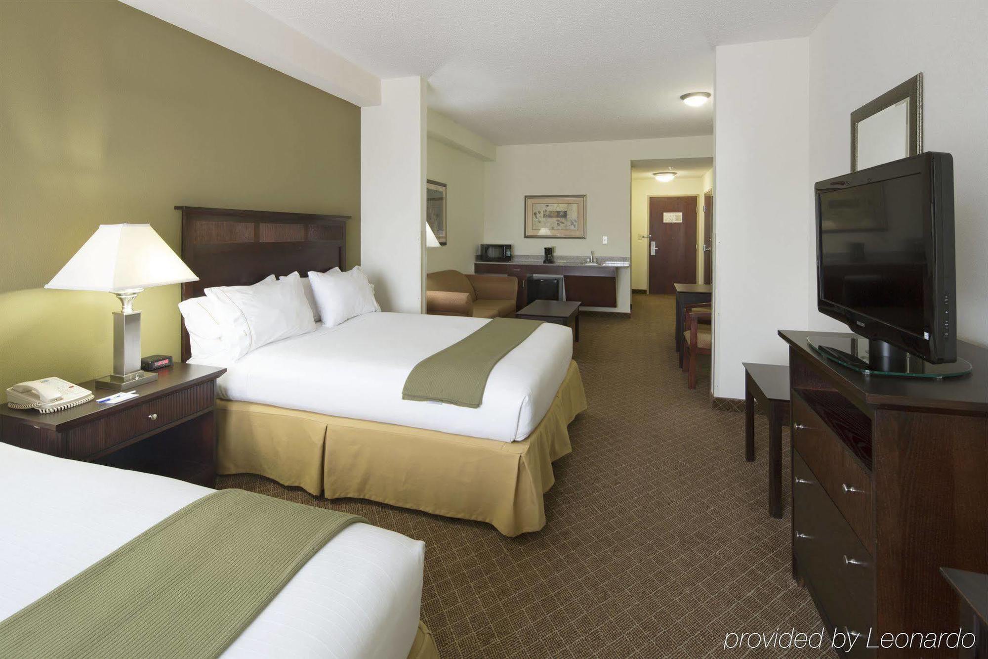 Express & Suites- By Ihg Gadsden